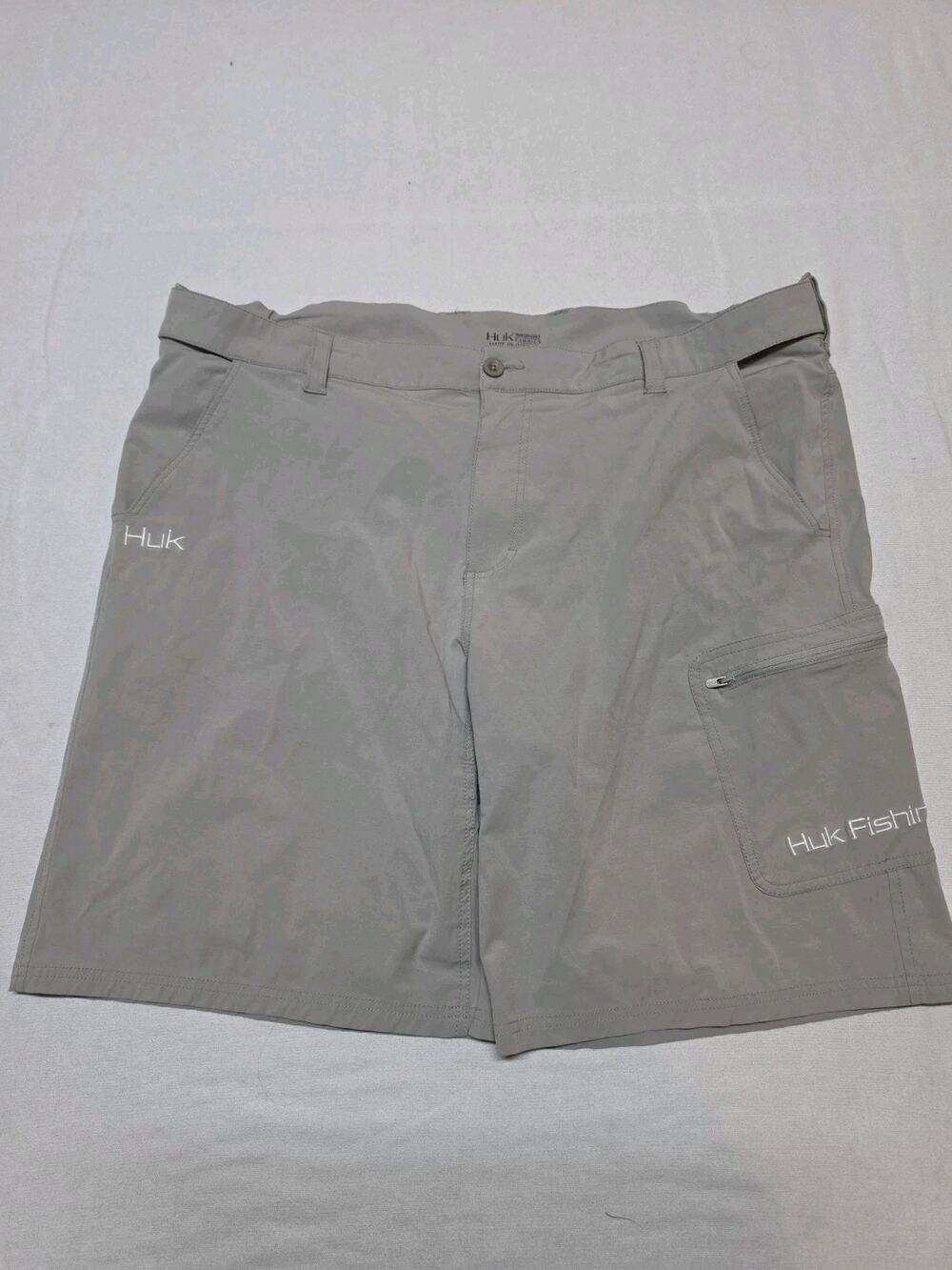 Huk Fishing Cargo MensSize XxXL Zip Fly Khaki Performance Shorts 7” Inseam Khaki